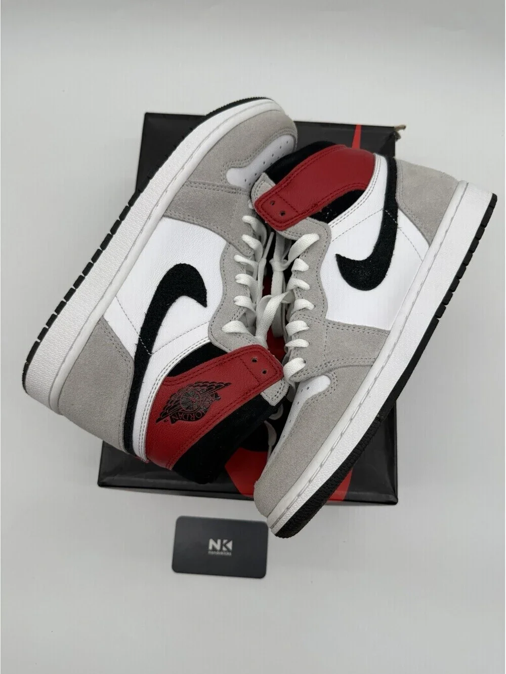 Air Jordan 1 Retro High OG Light Smoke Grey 2020 Size 9M USED
